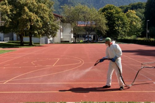 Reinigung von Sportplätzen , Traunstein